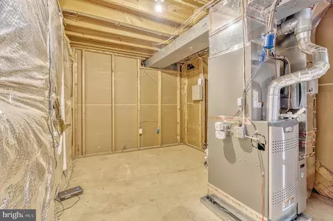 Entry Way - 9013 Digory Ct, Burke, VA 22015 photo 6 of 6