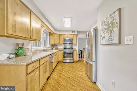 Kitchen - 9013 Digory Ct, Burke, VA 22015 photo 3 of 5
