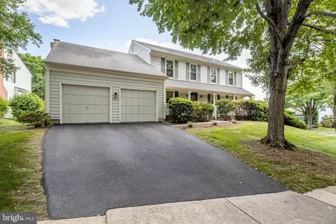 Exterior - 9013 Digory Ct, Burke, VA 22015 photo 2 of 14