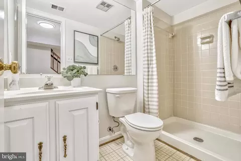 Bath - 9013 Digory Ct, Burke, VA 22015 photo 9 of 10
