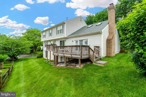Exterior - 9013 Digory Ct, Burke, VA 22015 photo 13 of 14