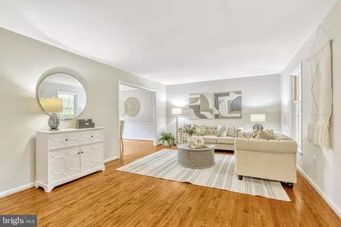 Living - 9013 Digory Ct, Burke, VA 22015 photo 2 of 5