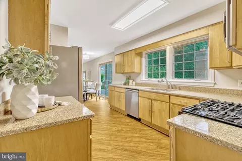 Kitchen - 9013 Digory Ct, Burke, VA 22015 photo 1 of 5