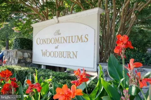 3318 Woodburn Village Dr #3318-11, Annandale, VA 22003