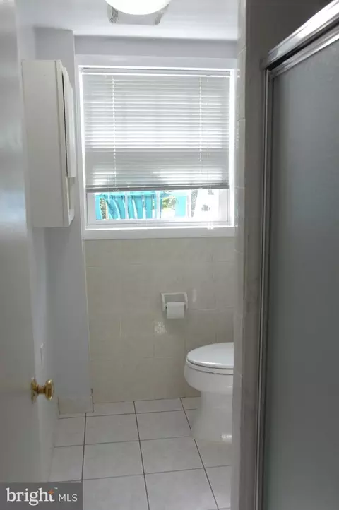 Bath - 7635 Dunston St, Springfield, VA 22151 photo 3 of 3
