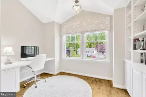 1575 Forest Villa Ln, Mclean, VA 22101 photo 17