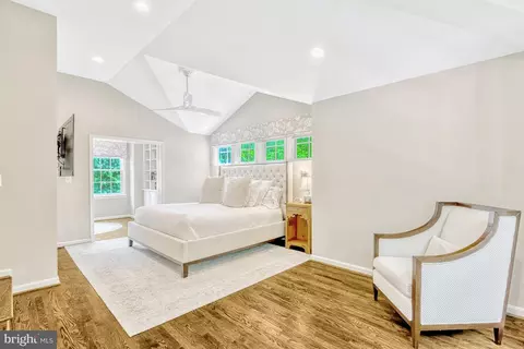 1575 Forest Villa Ln, Mclean, VA 22101 photo 15
