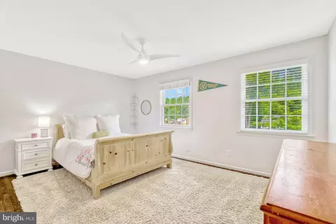 1575 Forest Villa Ln, Mclean, VA 22101 photo 21