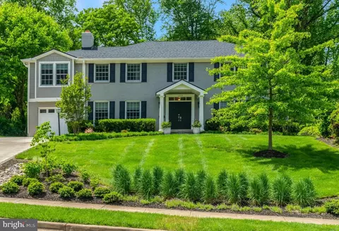 1575 Forest Villa Ln, Mclean, VA 22101