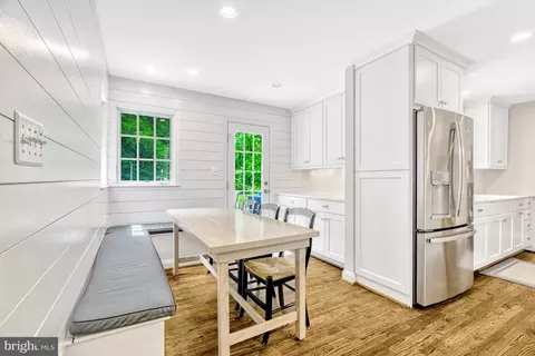 1575 Forest Villa Ln, Mclean, VA 22101 photo 11