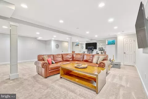 1575 Forest Villa Ln, Mclean, VA 22101 photo 26