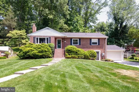 3305 Patrick Henry Dr, Falls Church, VA 22044
