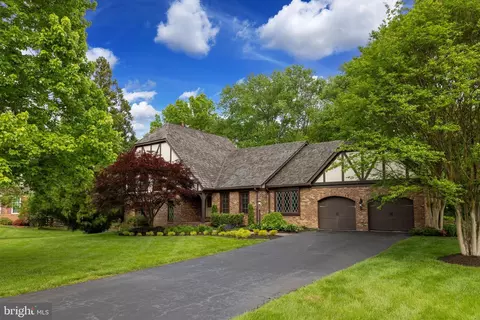9703 Rambling Ridge Ct, Fairfax Station, VA 22039