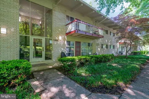 4367 Americana Dr #202, Annandale, VA 22003