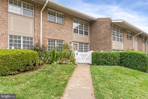 1957 Kennedy Dr #1957, Mclean, VA 22102