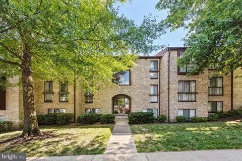 2063 Royal Fern Ct #21BCON, Reston, VA 20191