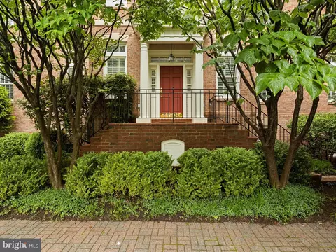 2041 Mayfair Mclean Ct, Falls Church, VA 22043