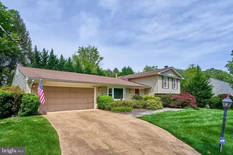 9332 Sibelius Dr, Vienna, VA 22182