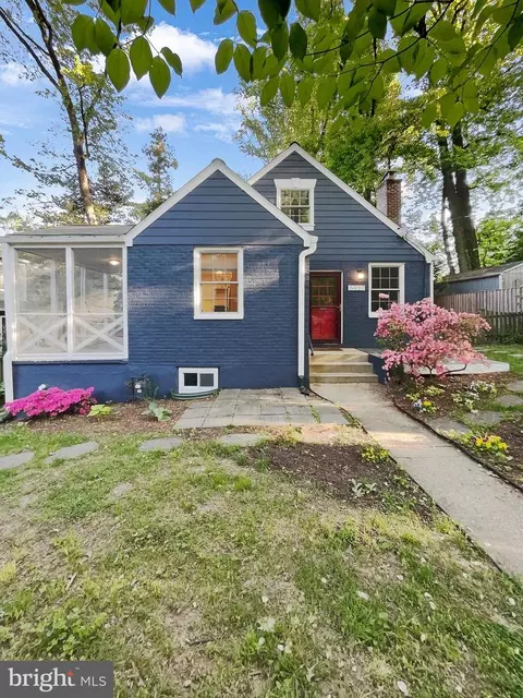 6937 Chestnut Ave, Falls Church, VA 22042