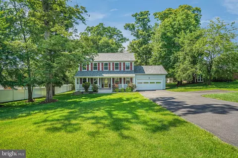 8718 Lorfax Dr, Lorton, VA 22079