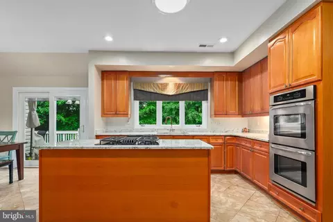 8530 Hooes Rd, Springfield, VA 22153 photo 16