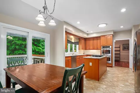 8530 Hooes Rd, Springfield, VA 22153 photo 20