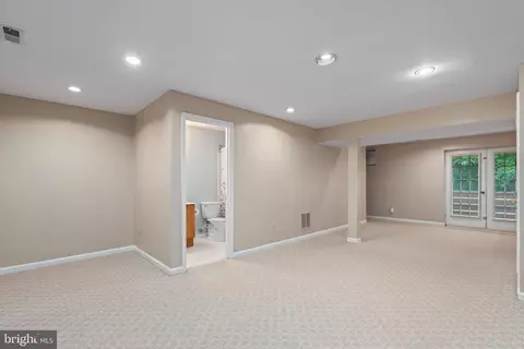 8530 Hooes Rd, Springfield, VA 22153 photo 42
