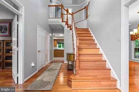 8530 Hooes Rd, Springfield, VA 22153 photo 3