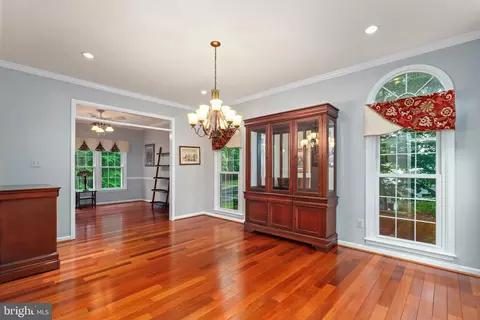8530 Hooes Rd, Springfield, VA 22153 photo 9