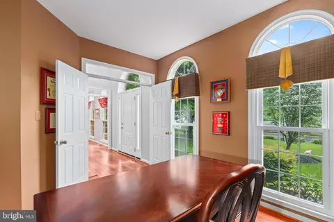 8530 Hooes Rd, Springfield, VA 22153 photo 6