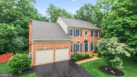 8530 Hooes Rd, Springfield, VA 22153