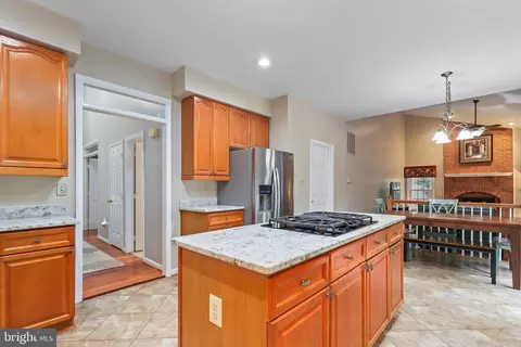 8530 Hooes Rd, Springfield, VA 22153 photo 17