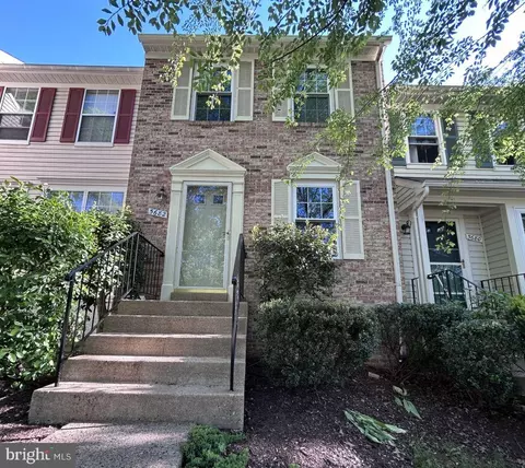 5682 White Dove Ln, Clifton, VA 20124