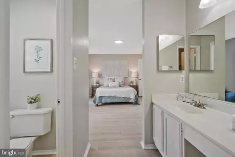 Entry Way - 7813 Harrowgate Cir #A, Springfield, VA 22152 photo 3 of 4