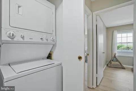Entry Way - 7813 Harrowgate Cir #A, Springfield, VA 22152 photo 4 of 4