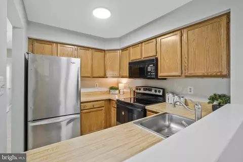 Kitchen - 7813 Harrowgate Cir #A, Springfield, VA 22152 photo 4 of 4
