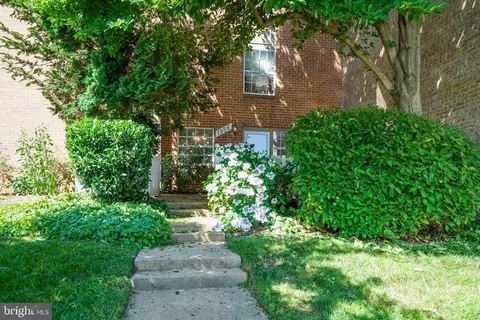 1956 Kennedy Dr #T1, Mclean, VA 22102 photo 2