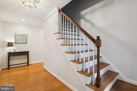 1808 Briar Ridge Ct, Mclean, VA 22101 photo 3