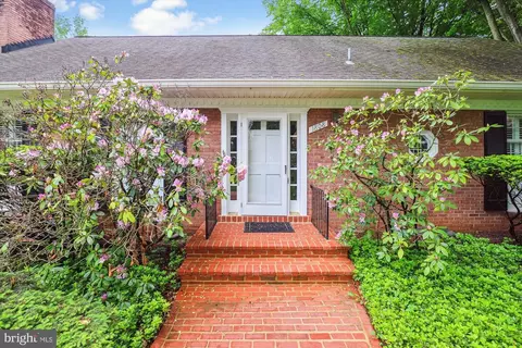 1808 Briar Ridge Ct, Mclean, VA 22101 photo 2