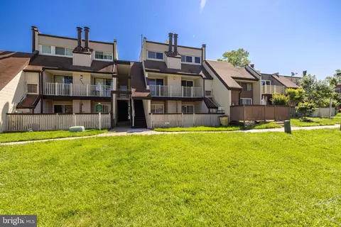 3919 El Soneta Pl #9, Alexandria, VA 22309