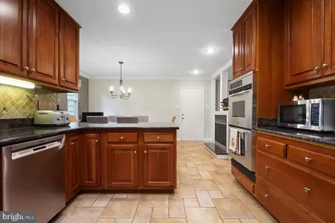 11314 Handlebar Rd, Reston, VA 20191 photo 16