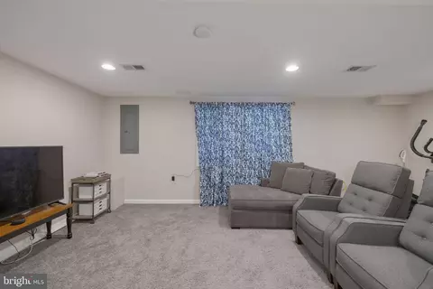 8332 Moline Pl, Springfield, VA 22153 photo 39