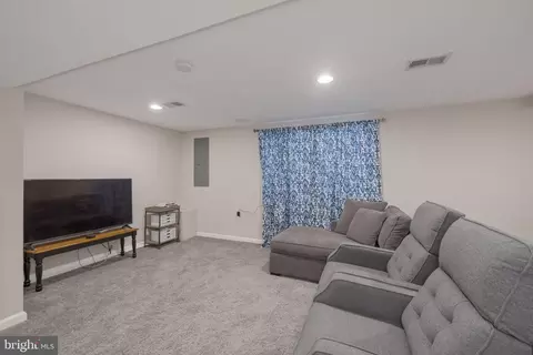 8332 Moline Pl, Springfield, VA 22153 photo 37