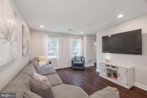 8332 Moline Pl, Springfield, VA 22153 photo 14