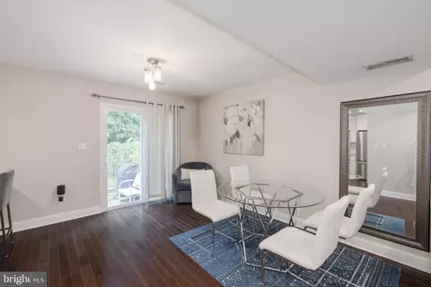 8332 Moline Pl, Springfield, VA 22153 photo 9