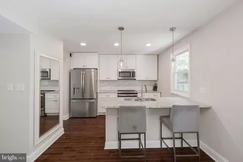 8332 Moline Pl, Springfield, VA 22153 photo 7