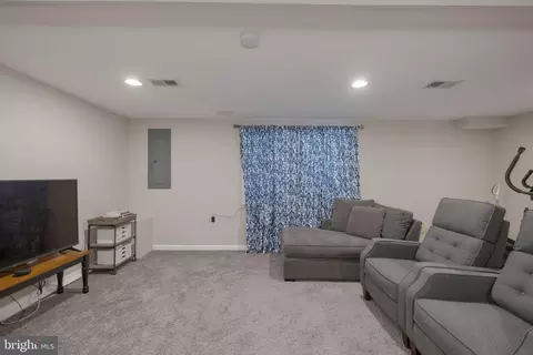 8332 Moline Pl, Springfield, VA 22153 photo 38