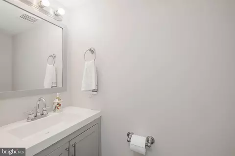 8332 Moline Pl, Springfield, VA 22153 photo 23