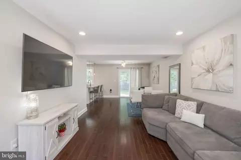 8332 Moline Pl, Springfield, VA 22153 photo 15