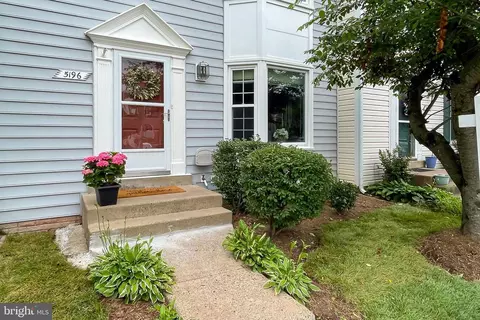 5196 Glen Meadow Dr, Centreville, VA 20120